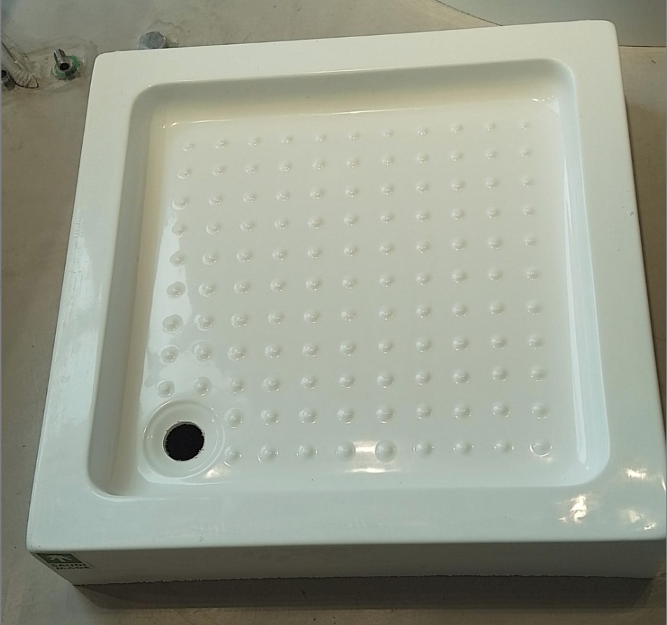 قاعدة شاور مربع 80*80 فوق ابيض