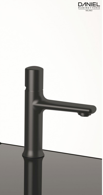 خلاط مغسلة RFU606N60LT4 FUSION ايطالي REMER اسود قصير